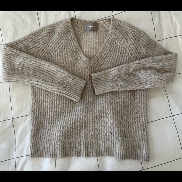 Everlane V-Neck Alpaca Sweater - Picture 3 of 6
